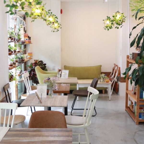 FaMokid's cafe interior